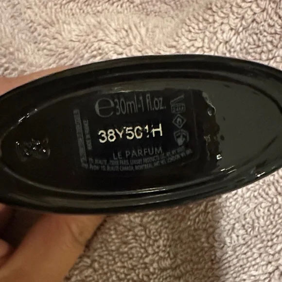 Yves Saint Laurent Black Opium Le Parfum - Picture 2 of 3